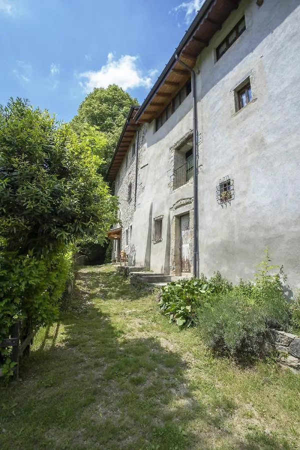 La Casa Del Bosco Villa Camerata Cornello 0*,